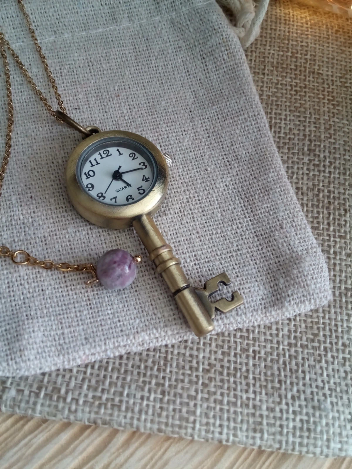 Collar colgante con reloj llave – photo 3